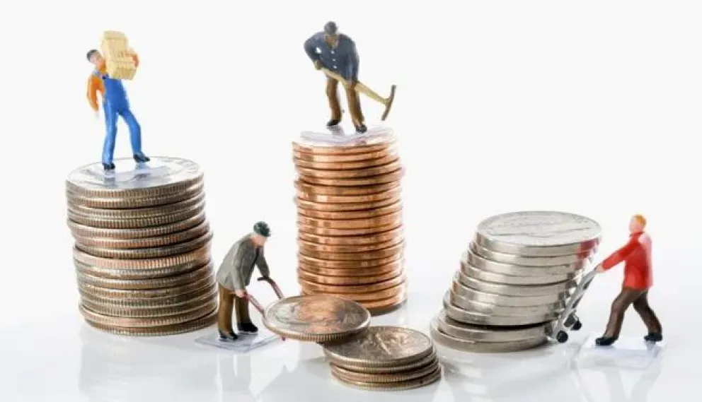 Los salarios perdieron frente a la inflación en noviembre último pero ganan a nivel interanual