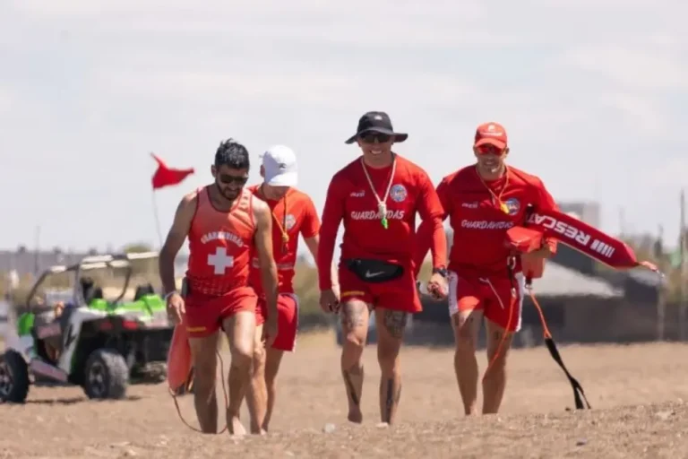 Un hombre sufrió una lesión mientras practicaba kitesurf