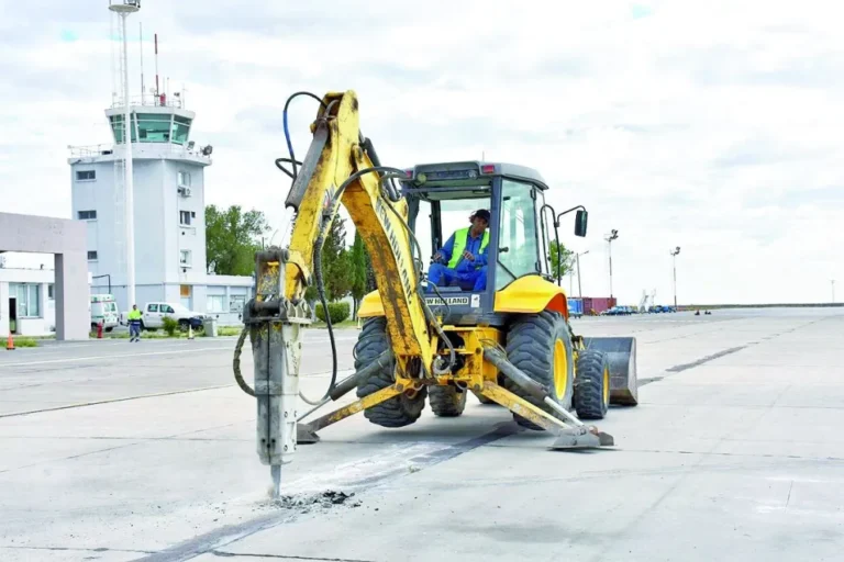 La Municipalidad de Trelew refuerza la infraestructura del aeropuerto con trabajos programados en la plataforma