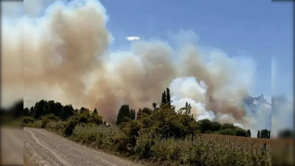 Ruta Provincial N°15 habilitada tramo Cholila - Empalme RN40, pero se recomienda precaución por posible presencia de humo