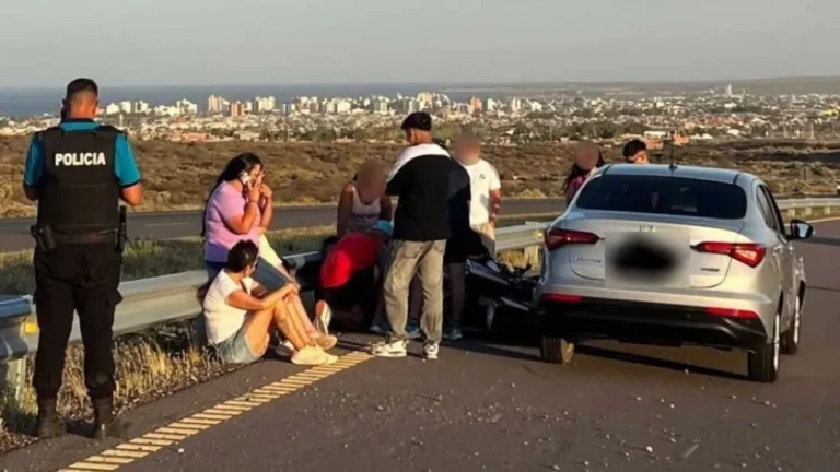 Puerto Madryn: un vehículo embistió a una moto y escapó