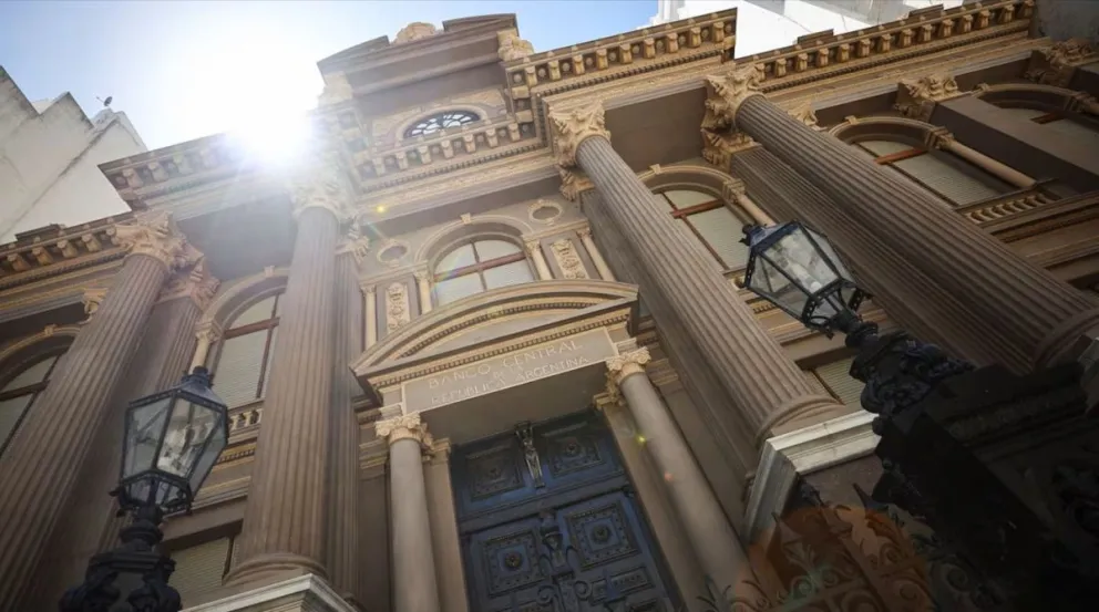 El BCRA investiga a funcionarios por maniobras con el dólar blue durante la vigencia del cepo cambiario