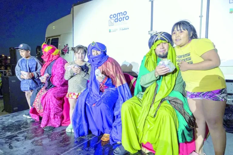 Comodoro celebra la llegada de los Reyes Magos en la Costanera