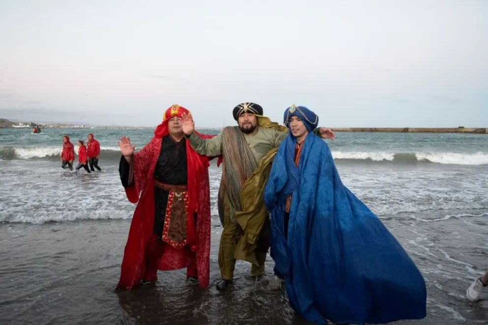 Comodoro vivió ayer la llegada de los Reyes Magos en la Costanera