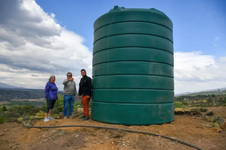 Esquel: Provincia instaló tanques de agua en Alto Río Percy para fortalecer la prevención de incendios