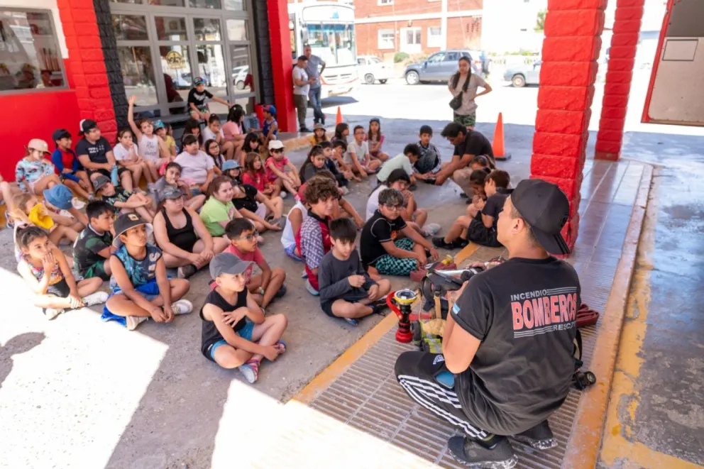 Participantes de las Colonias de Verano visitaron el Cuartel Centro de Bomberos Voluntarios