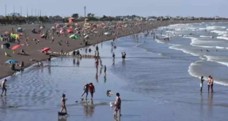Enfrentamiento masivo en Playa Unión: 400 adolescentes involucrados