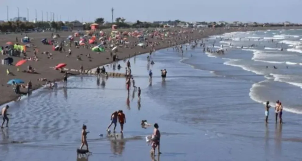 Enfrentamiento masivo en Playa Unión: 400 adolescentes involucrados