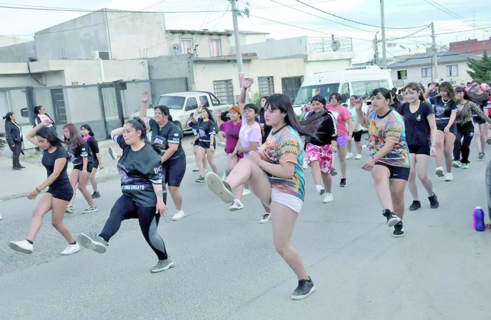 La Batucada Comodorense ya ensaya en el Ceferino para la Corrida Internacional de Crónica