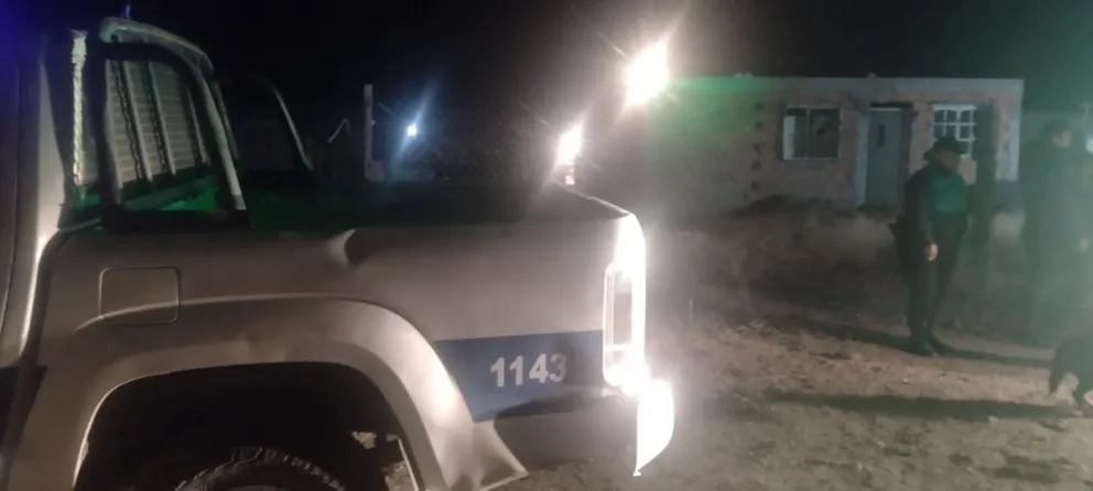 Hieren a un hombre en la cabeza de un garrotazo en pelea con el vecino