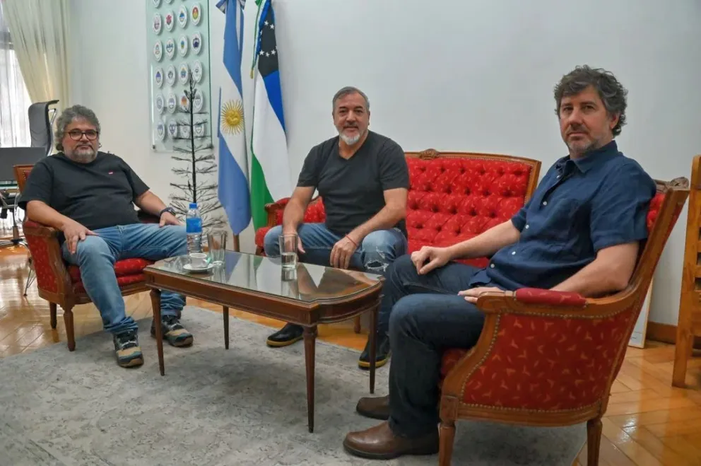 Aguiar dijo que el proyecto de reforma laboral “se tiene que caer completo”