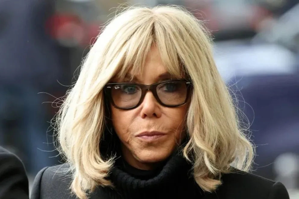 Condenan a diez personas por ciberacoso a Brigitte Macron en Francia