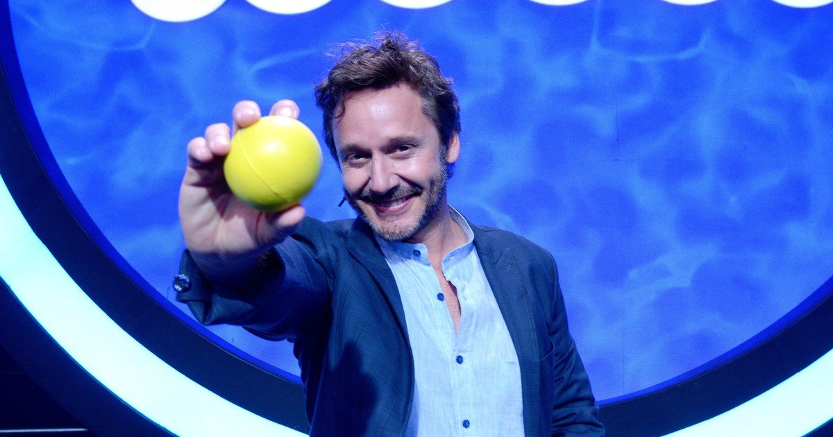 ¿Benjamín Vicuña es mejor actor que conductor?: cómo se maneja el chileno al frente de The Balls