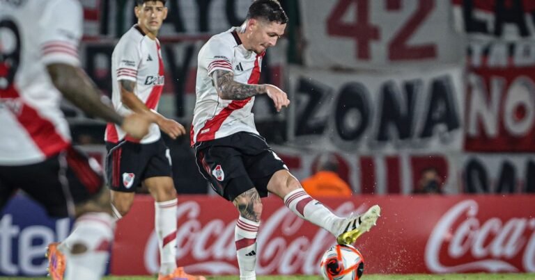 Quiénes son los 10 jugadores mejor cotizados del fútbol argentino: el más valioso está afuera de los 25 primeros de Brasil