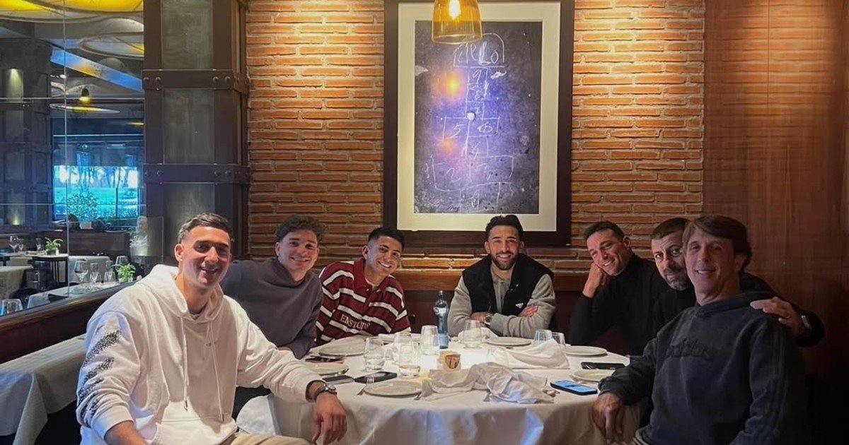 Lionel Scaloni sigue su gira previa al Mundial 2026 y almorzó con Julián Alvarez, Nico González, Almada y Musso: ¿qué pasó con Giuliano Simeone y Molina?