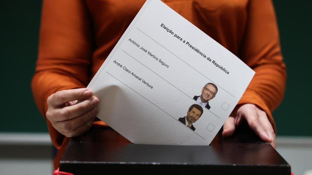 Elecciones en Portugal: un socialista moderado y el líder de la ultraderecha compiten por el poder