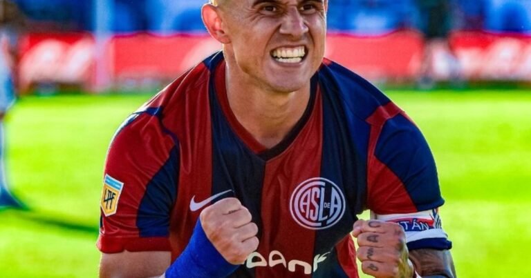 Adam Bareiro, a un paso de Boca: el 9 que brilló en San Lorenzo y no anduvo en River, vuelve a la Argentina en busca de revancha