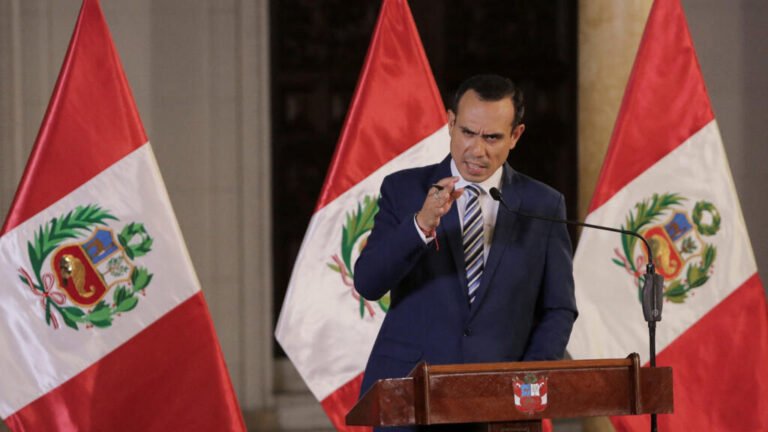 La tormenta perfecta de Perú: Congreso debate la destitución del presidente interino José Jerí