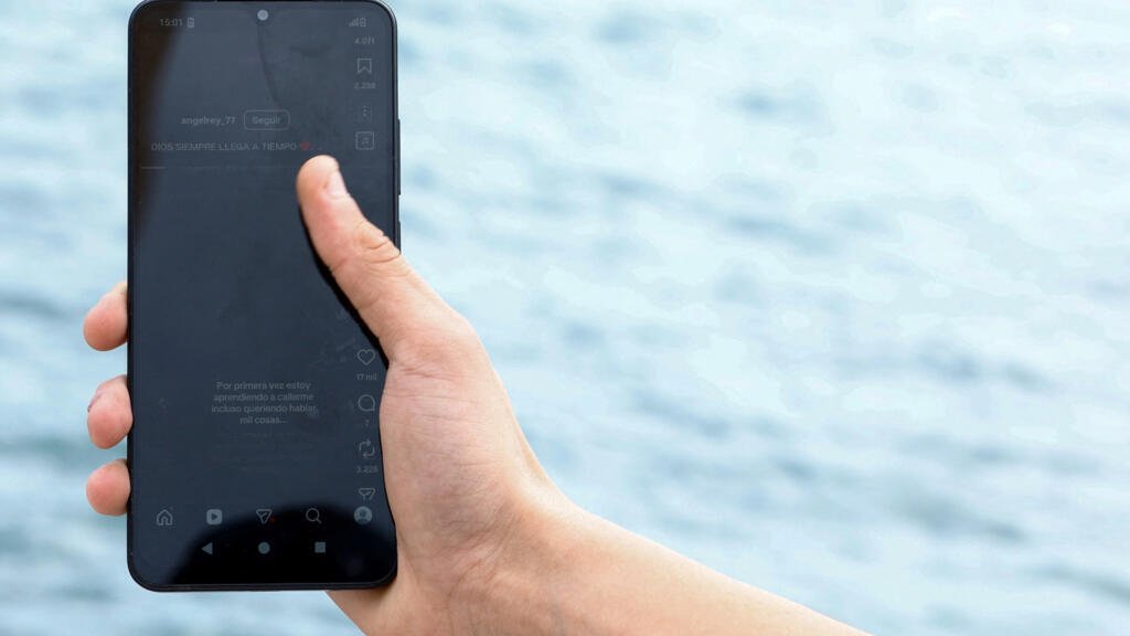 España ordena investigar a X, TikTok y Meta por contenido sexual infantil creado con IA