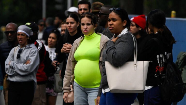 #CubaHoy: el Gobierno denuncia que más de 32.000 embarazadas están en riesgo por bloqueo de combustible de EE. UU.