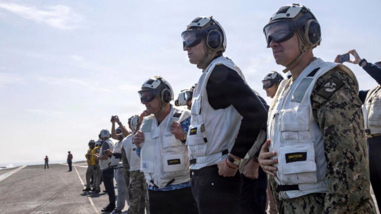 La presión militar de EE. UU. "no asusta" a Irán, afirma el ministro de Asuntos Exteriores Abbas Araqchi