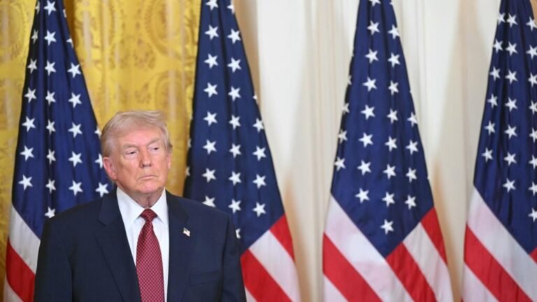 La Casa Blanca insta a Irán a alcanzar un acuerdo mientras Trump renueva la amenaza militar