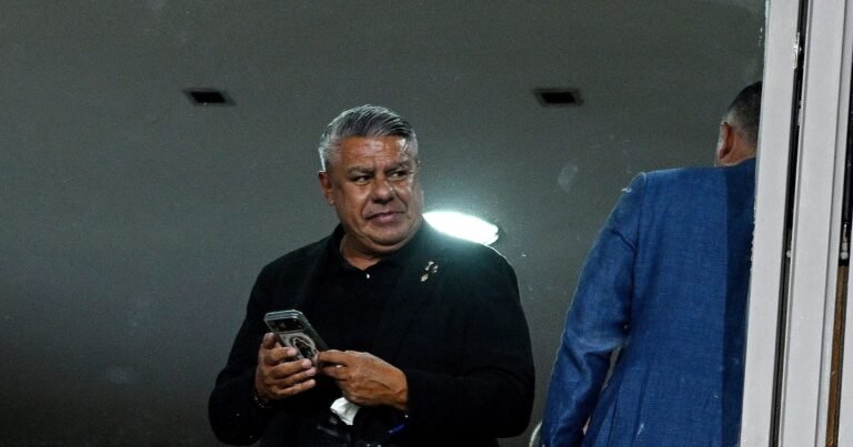La AFA cuestionó la decisión de la Justicia y afirma que el llamado a indagatoria a Tapia y Toviggino es "prematuro y sin justificación"