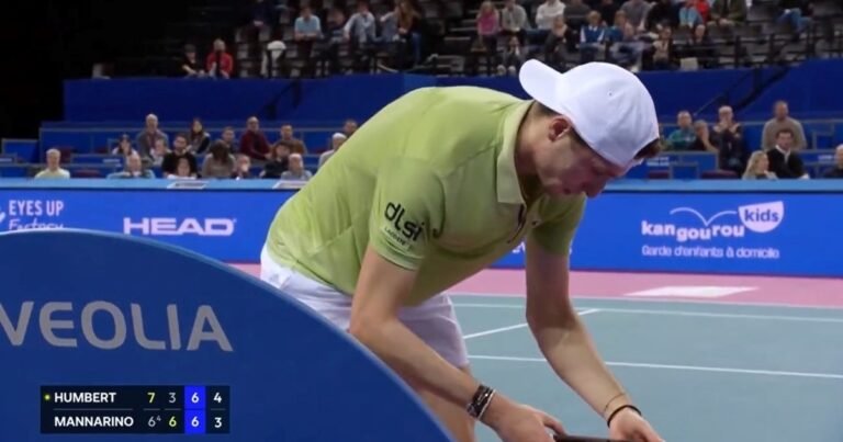 Polémica en el tenis y sospecha de apuestas: un jugador superaba a su rival, fue a mirar el celular y no volvió a ganar un punto