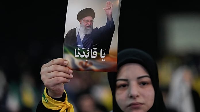 De la legitimidad religiosa a la influencia regional de Jamenei los últimos 37 años