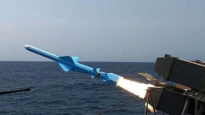 Irán da por "inminente" un ataque de EE.UU. y activa un plan para garantizar la supervivencia del régimen