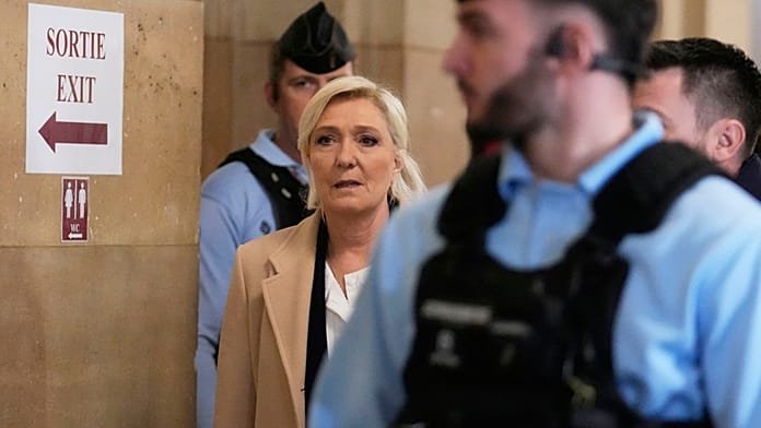 Le Pen no irá a las elecciones de 2027 si se le impone usar una tobillera electrónica