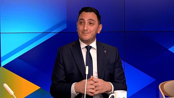 El comisario europeo de Deporte dice "respetar" el veto del COI al atleta que exhibió un casco con fallecidos ucranianos