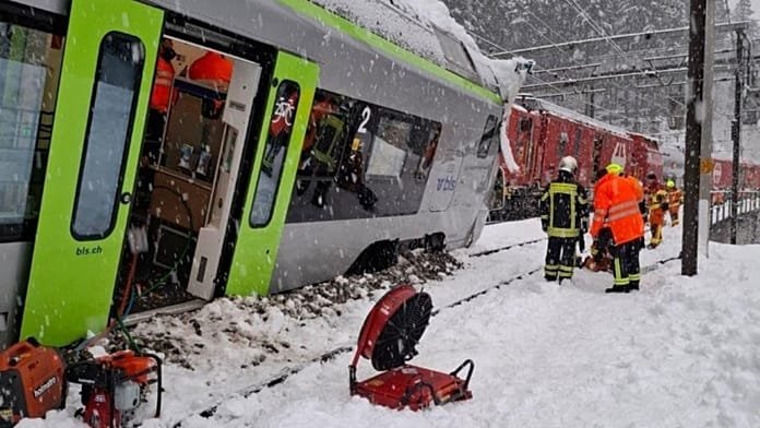 Un tren descarrila en los Alpes suizos en medio de una alerta por aludes y deja 5 heridos