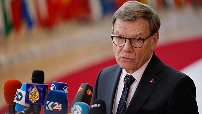 Berlín tacha de "intento barato de distracción" las acusaciones de revanchismo de Moscú