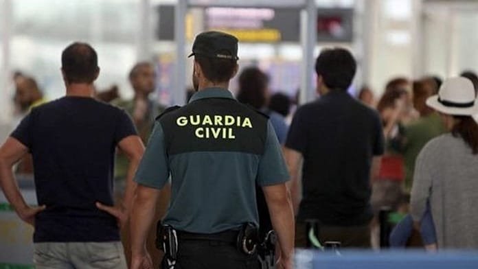 Imputados 2 exjefes de la Guardia Civil y la exdirectora del CNI por el caso Pegasus