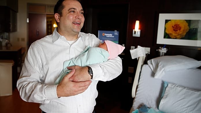 Primer repunte en nacimientos en España en 2025 tras 10 años de caída