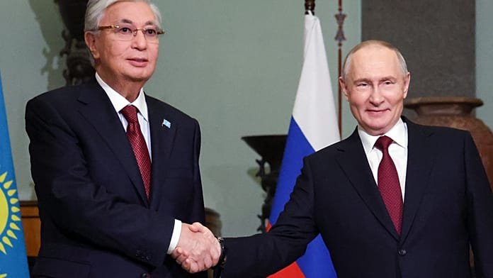 Kazajistán extradita a Moscú a rusos críticos con el régimen y contrarios a la guerra en Ucrania