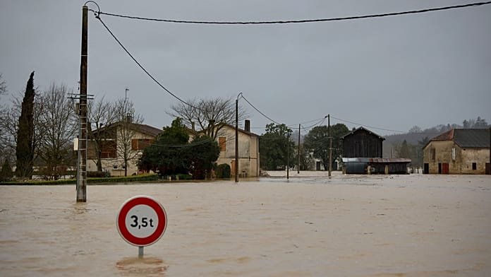 Las tormentas azotan España con vientos mortales y ponen a Francia en alerta récord por inundaciones