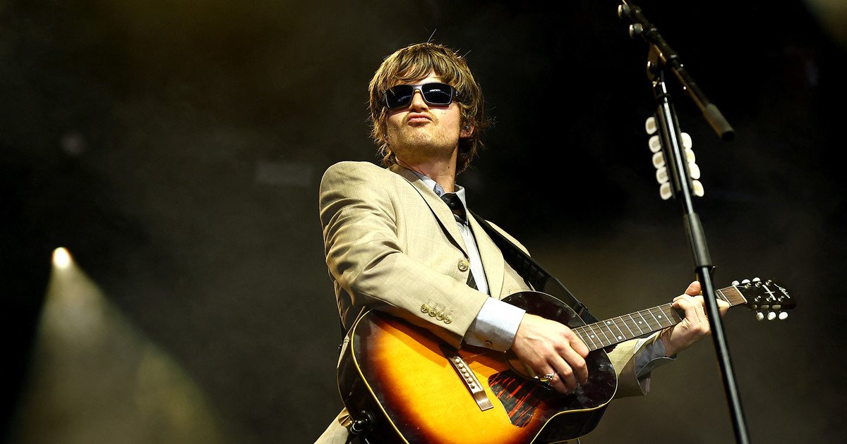 DJO, el actor de Stranger Things que superó a Taylor Swift con su proyecto musical y cantará en Lollapalooza Argentina 2026