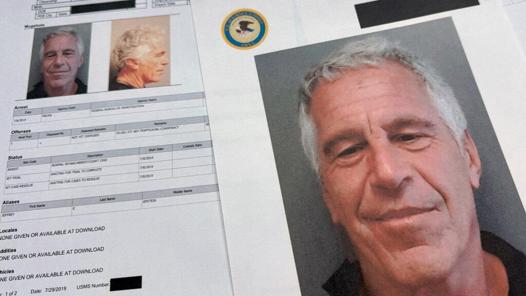 Un magnate hotelero, un exembajador británico y un exministro francés: los caídos por el caso Epstein