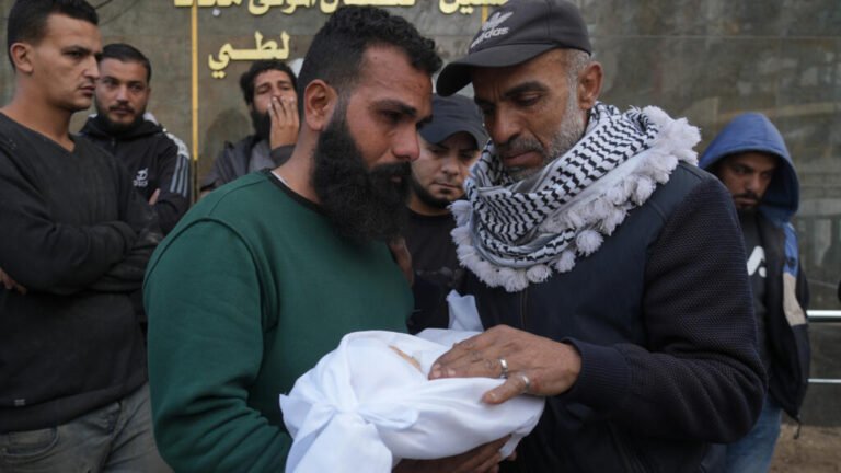 “¿Dónde está la tregua?": cinco niños y siete mujeres, entre veintena de muertos en Gaza por ataques israelíes