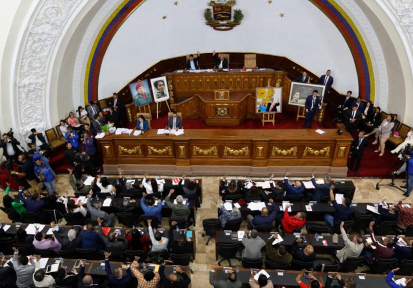 El Parlamento venezolano pospone el segundo debate de la Ley de Amnistía