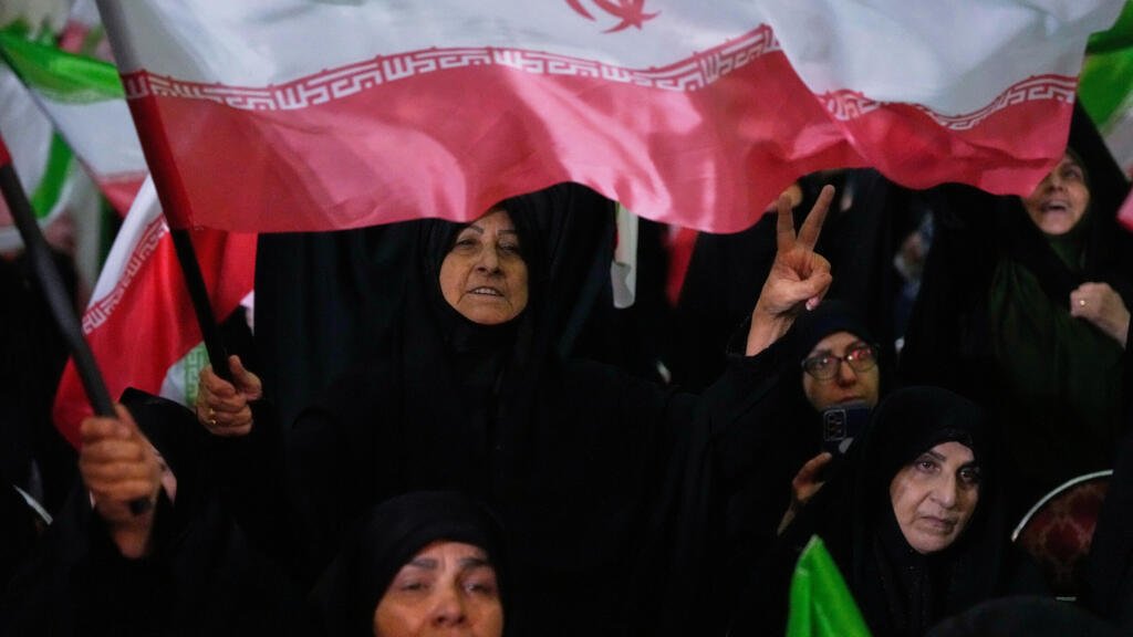 "Tomen el poder": Trump y Netanyahu llaman a los iraníes a "terminar el trabajo" tras la muerte de Jamenei