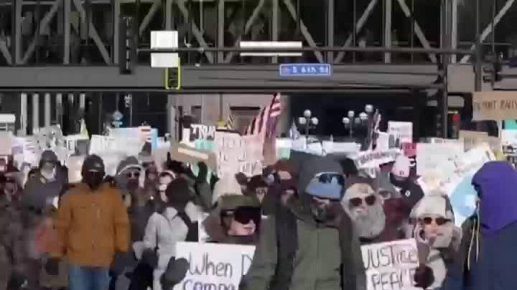 Habitantes de Minneapolis exigen salida del ICE con protesta masiva
