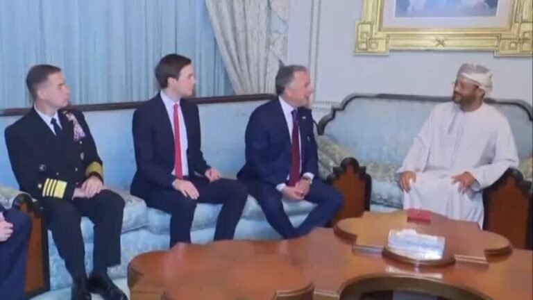 "Positivismo" tras negociaciones EE. UU. - Irán; Washington impone nuevas sanciones a petróleo iraní