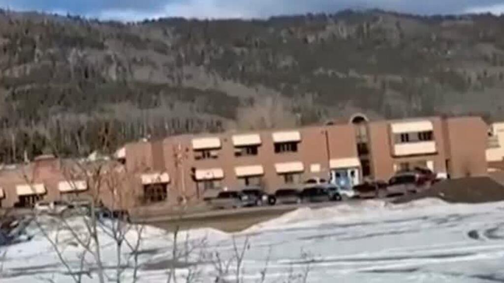 Tiroteo en Canadá: al menos 10 muertos en Tumble Ridge; la presunta tiradora murió