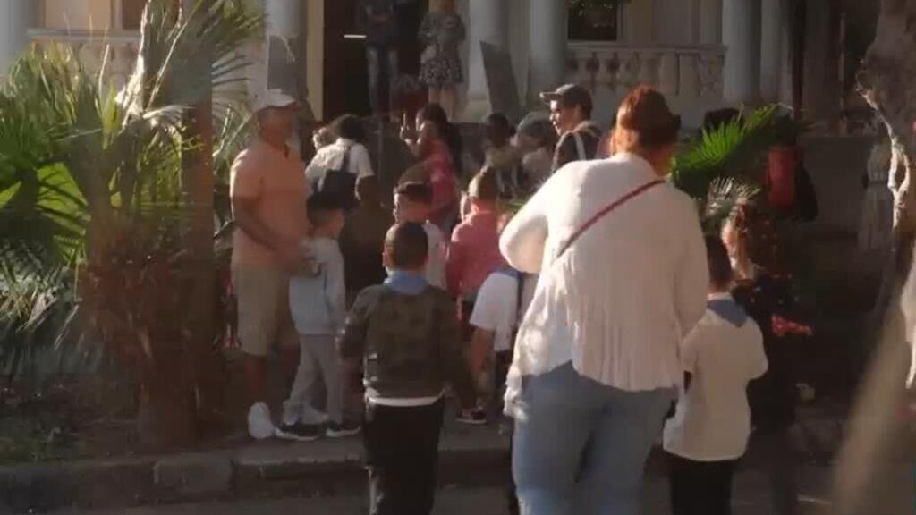 Crisis energética en Cuba golpea educación mientras familias buscan sostener las clases