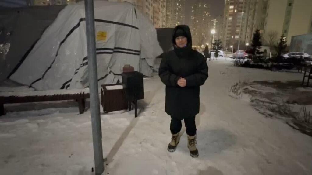 Sin red eléctrica en invierno, ucranianos encuentran calefacción y energía en tiendas de campaña