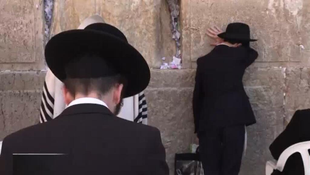 Ramadán en Al-Aqsa: miles de personas se enfrentan a los controles israelíes en Jerusalén