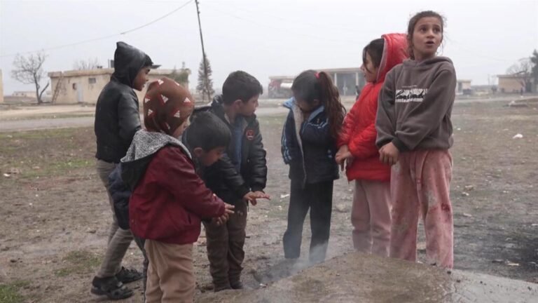 La crisis humanitaria en el norte de Siria mantiene a los refugiados kurdos atrapados